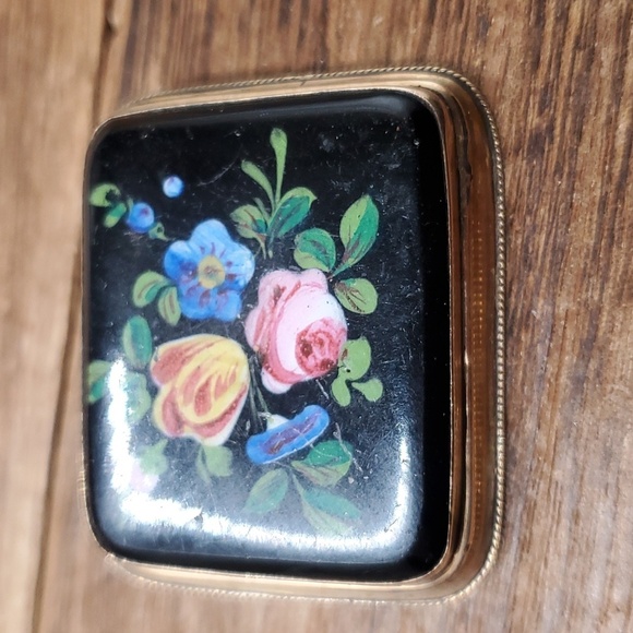 Victorian enamel cabochon for crafters - Picture 1 of 3
